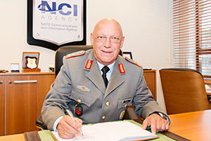Visit of Commander German CIS Command to the NCI Agency